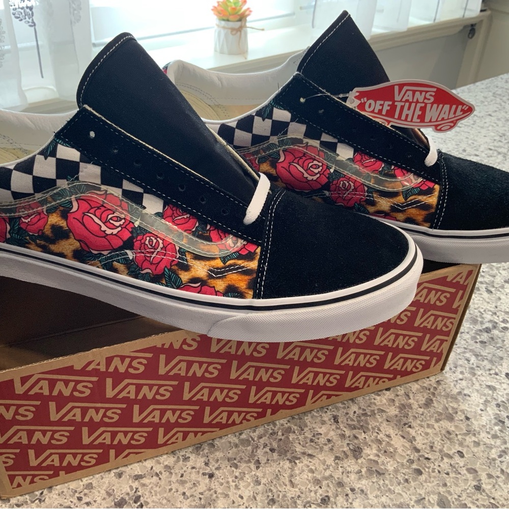 NWT Vans Black Floral shoes